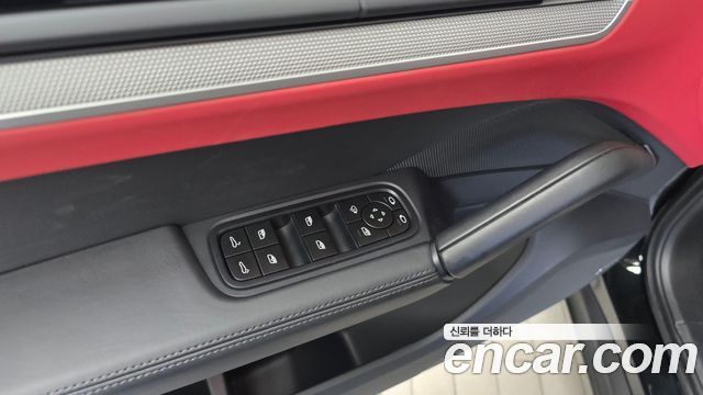 Porsche Cayenne 2024 — photo 30