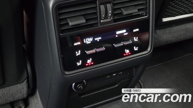 Porsche Cayenne 2024 — photo 32