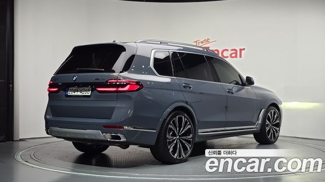 BMW X7 2023 — photo 2