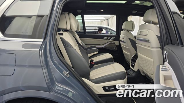 BMW X7 2023 — photo 17