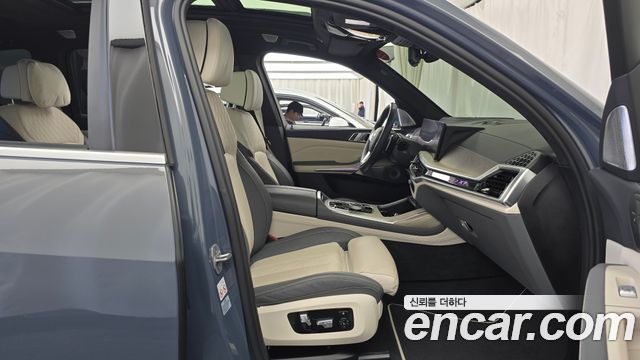 BMW X7 2023 — photo 16