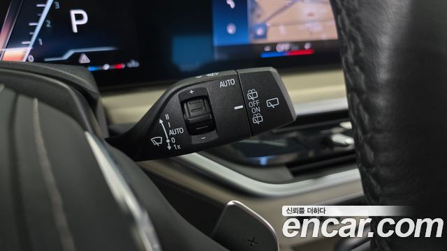 BMW X7 2023 — photo 28