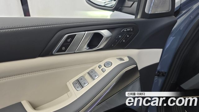 BMW X7 2023 — photo 29
