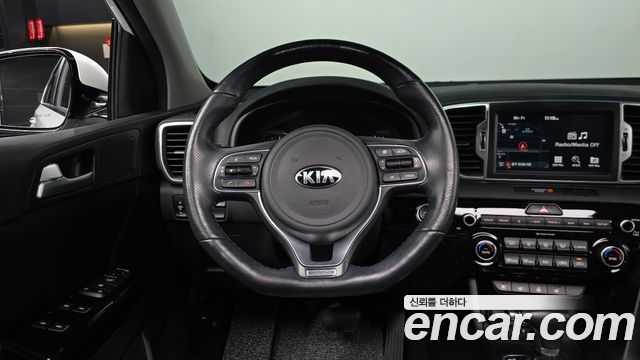 Kia Sportage 2018 — photo 12