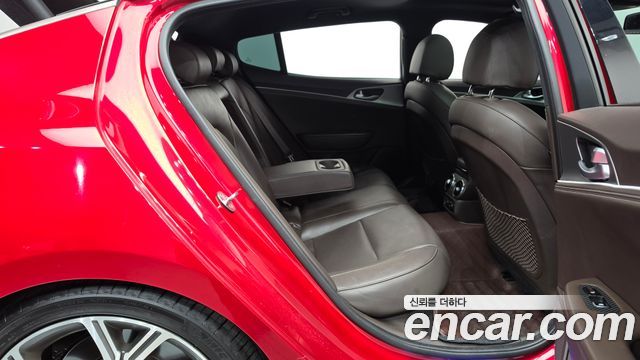 Kia Stinger 2019 — photo 17