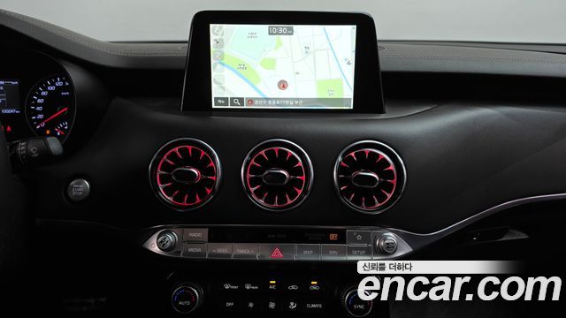 Kia Stinger 2019 — photo 18