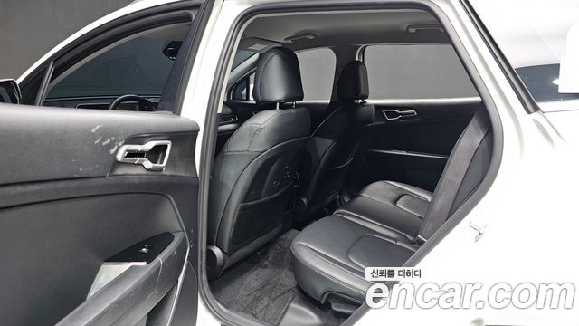 Kia Sportage 2023 — photo 18