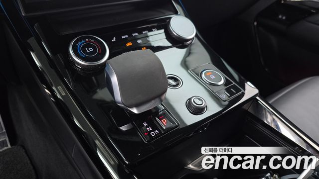 Land Rover Range Rover Sport 2023 — photo 12