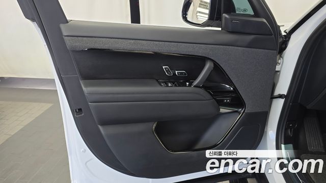 Land Rover Range Rover Sport 2023 — photo 14