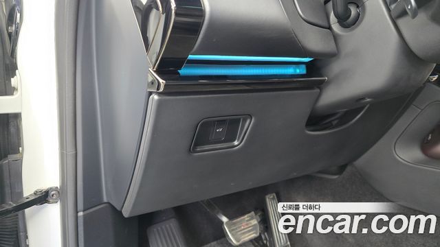 Land Rover Range Rover Sport 2023 — photo 28