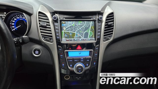 Hyundai i30 2015 — photo 20