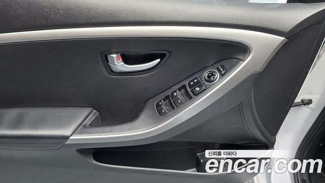 Hyundai i30 2015 — photo 14