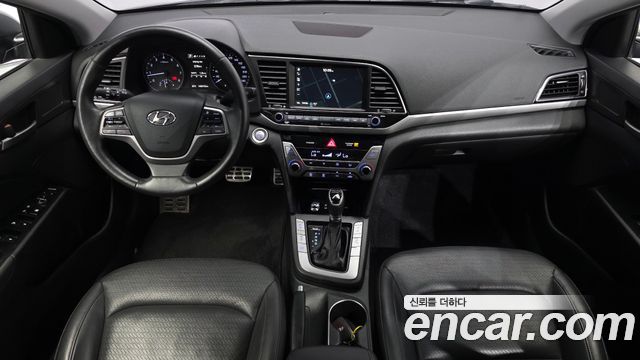 Hyundai AVANTE 2016 — photo 10