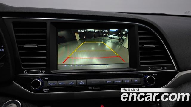 Hyundai AVANTE 2016 — photo 21