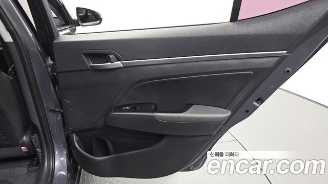 Hyundai AVANTE 2016 — photo 15