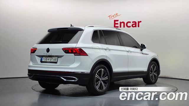Volkswagen Tiguan 2021 — photo 2