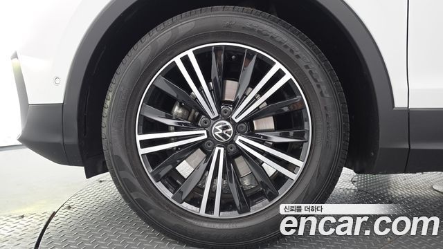 Volkswagen Tiguan 2021 — photo 5