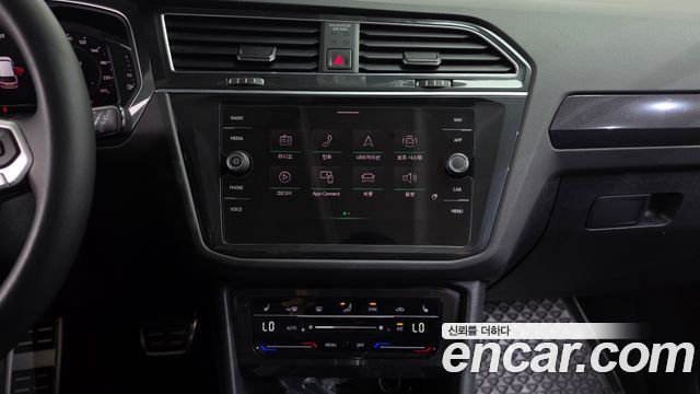Volkswagen Tiguan 2021 — photo 19