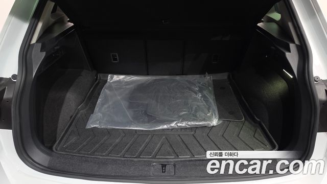 Volkswagen Tiguan 2021 — photo 24