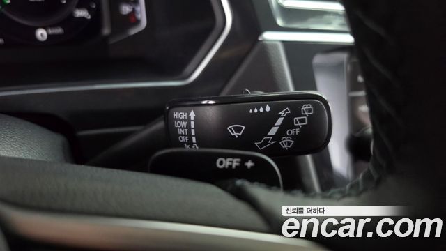 Volkswagen Tiguan 2021 — photo 28