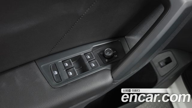 Volkswagen Tiguan 2021 — photo 29