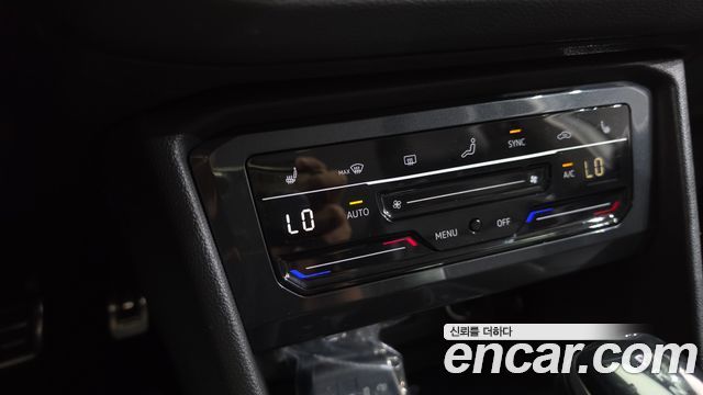 Volkswagen Tiguan 2021 — photo 32