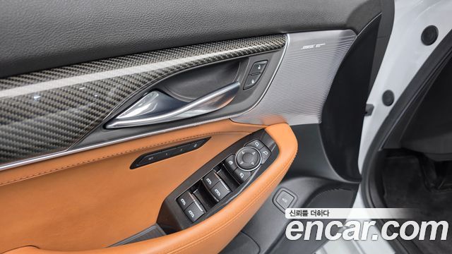 Cadillac CT5 2020 — photo 28