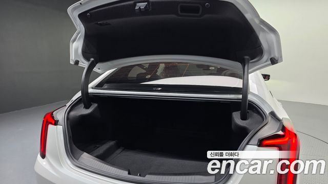 Cadillac CT5 2020 — photo 35