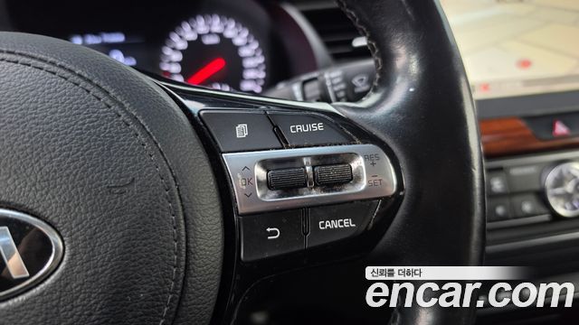 Kia K7 2016 — photo 17