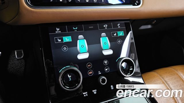 Land Rover Range Rover Velar 2018 — photo 17