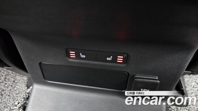 Land Rover Range Rover Velar 2018 — photo 19