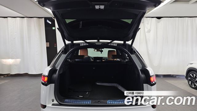 Land Rover Range Rover Velar 2018 — photo 20