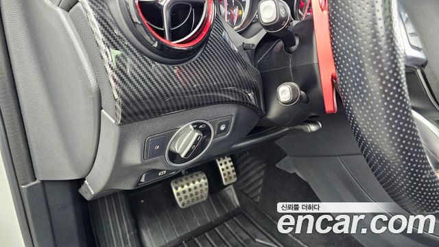 Mercedes-Benz GLA-Class 2016 — photo 16