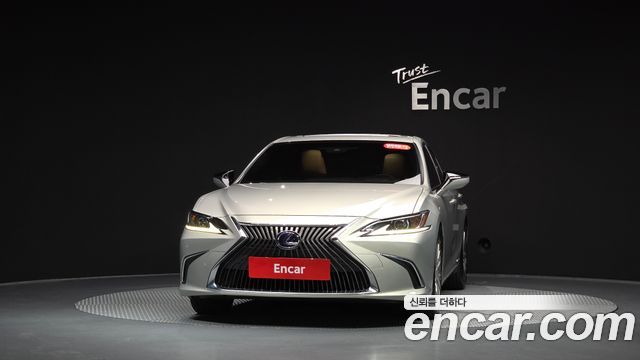Lexus ES 2020 — photo 3