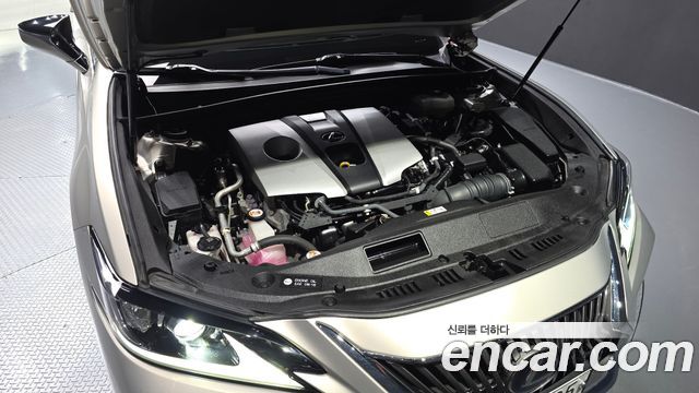 Lexus ES 2020 — photo 6