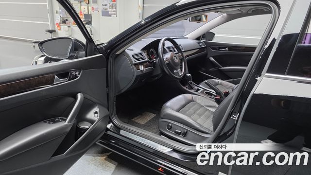 Volkswagen Passat 2014 — photo 10