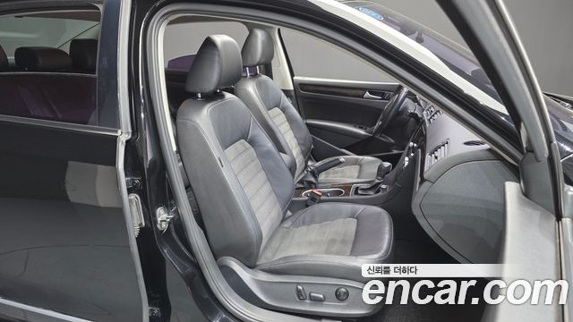 Volkswagen Passat 2014 — photo 12