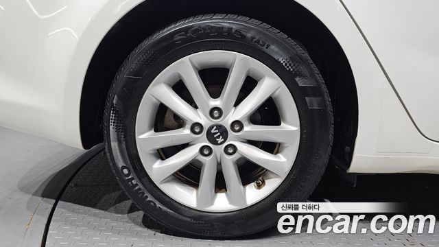 Kia K3 2016 — photo 5
