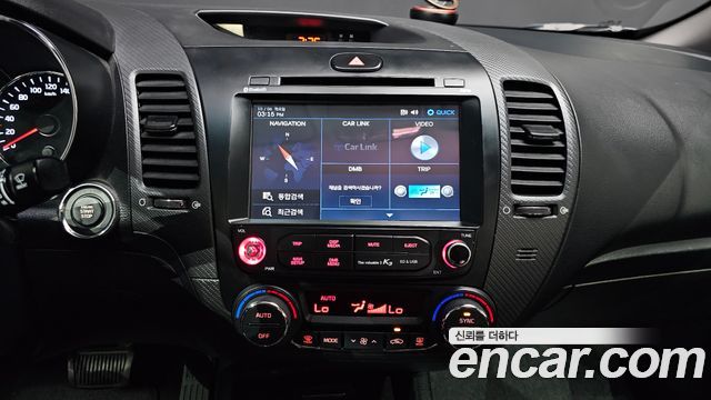 Kia K3 2016 — photo 20