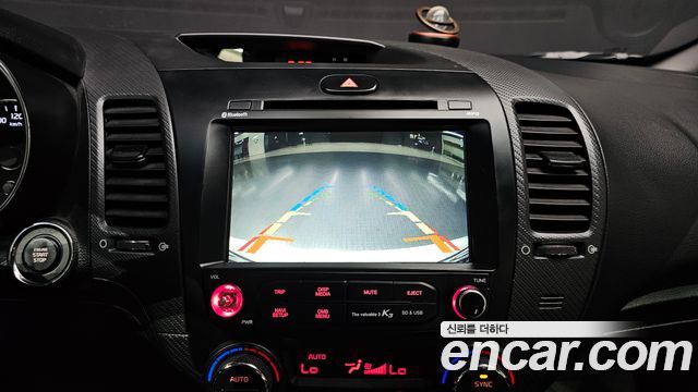 Kia K3 2016 — photo 21