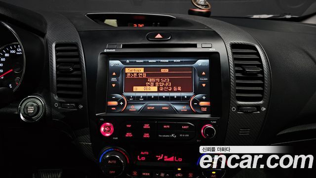 Kia K3 2016 — photo 22