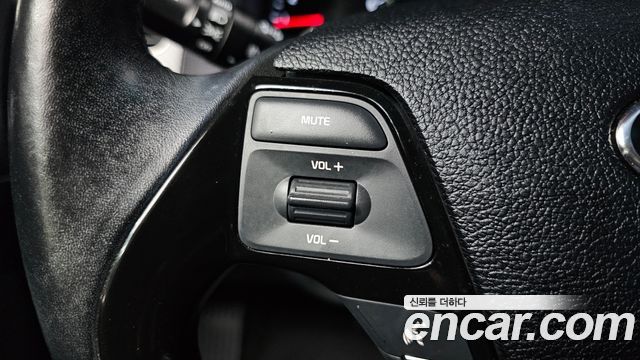 Kia K3 2016 — photo 23