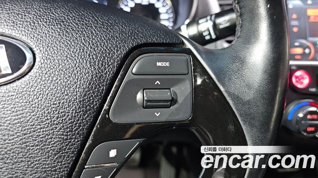 Kia K3 2016 — photo 24