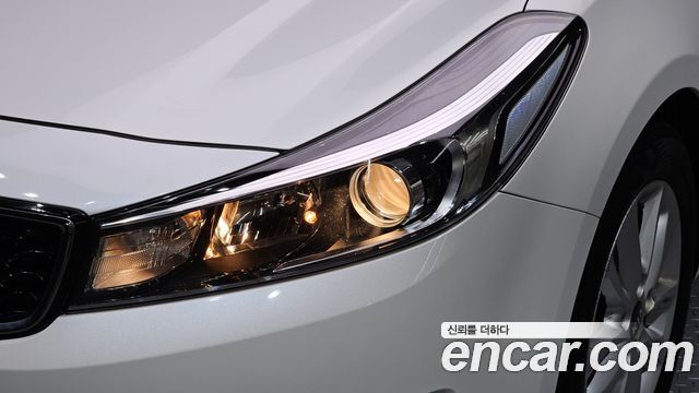 Kia K3 2016 — photo 8