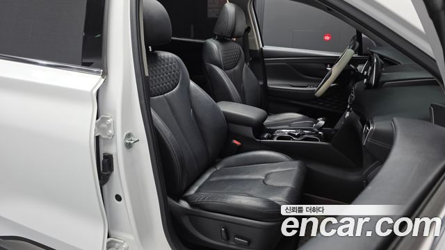 Hyundai Santafe 2019 — photo 16