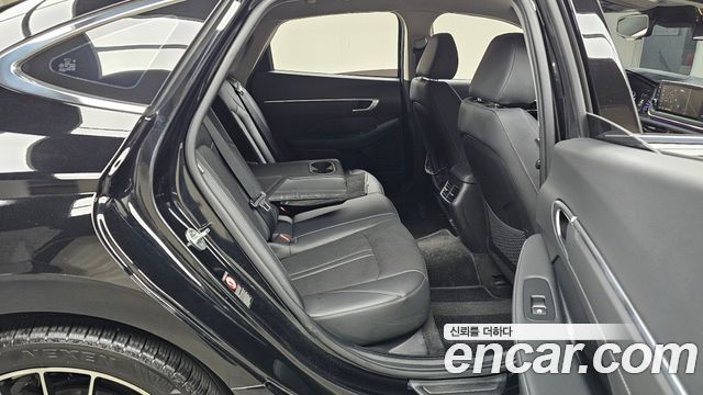 Hyundai Sonata 2022 — photo 17