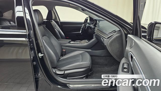 Hyundai Sonata 2022 — photo 16