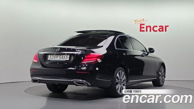 Mercedes-Benz E-Class 2020 — photo 2