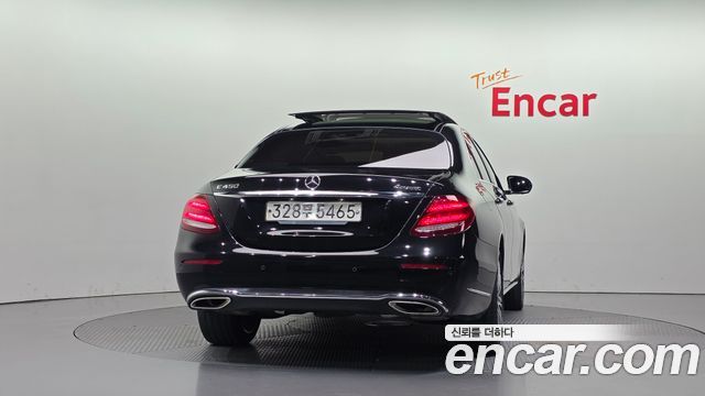 Mercedes-Benz E-Class 2020 — photo 4