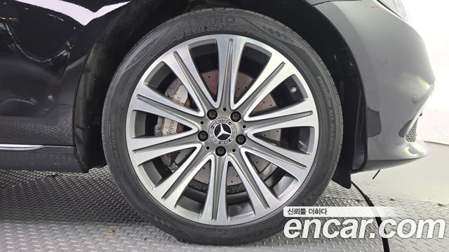 Mercedes-Benz E-Class 2020 — photo 5